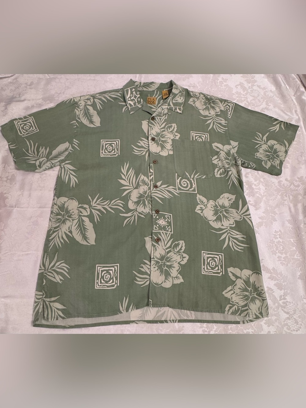 Jos. A. Bank Men’s 100% Silk Floral Green Short Sleeve Button-Down Shirt